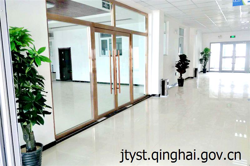 一卡通公司积极落实茶格高速伊克高里诺木洪服务区公益性服务开通工作